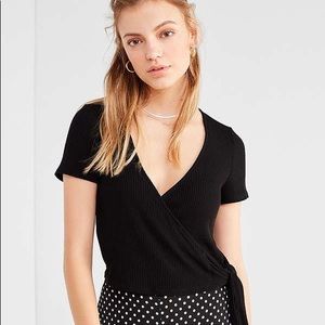 ☀️ UO Project Social T Bailey Wrap Black Crop Top